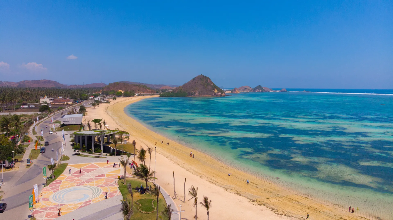 Pantai Kuta Mandalika Lombok Nusa Tenggara Barat
